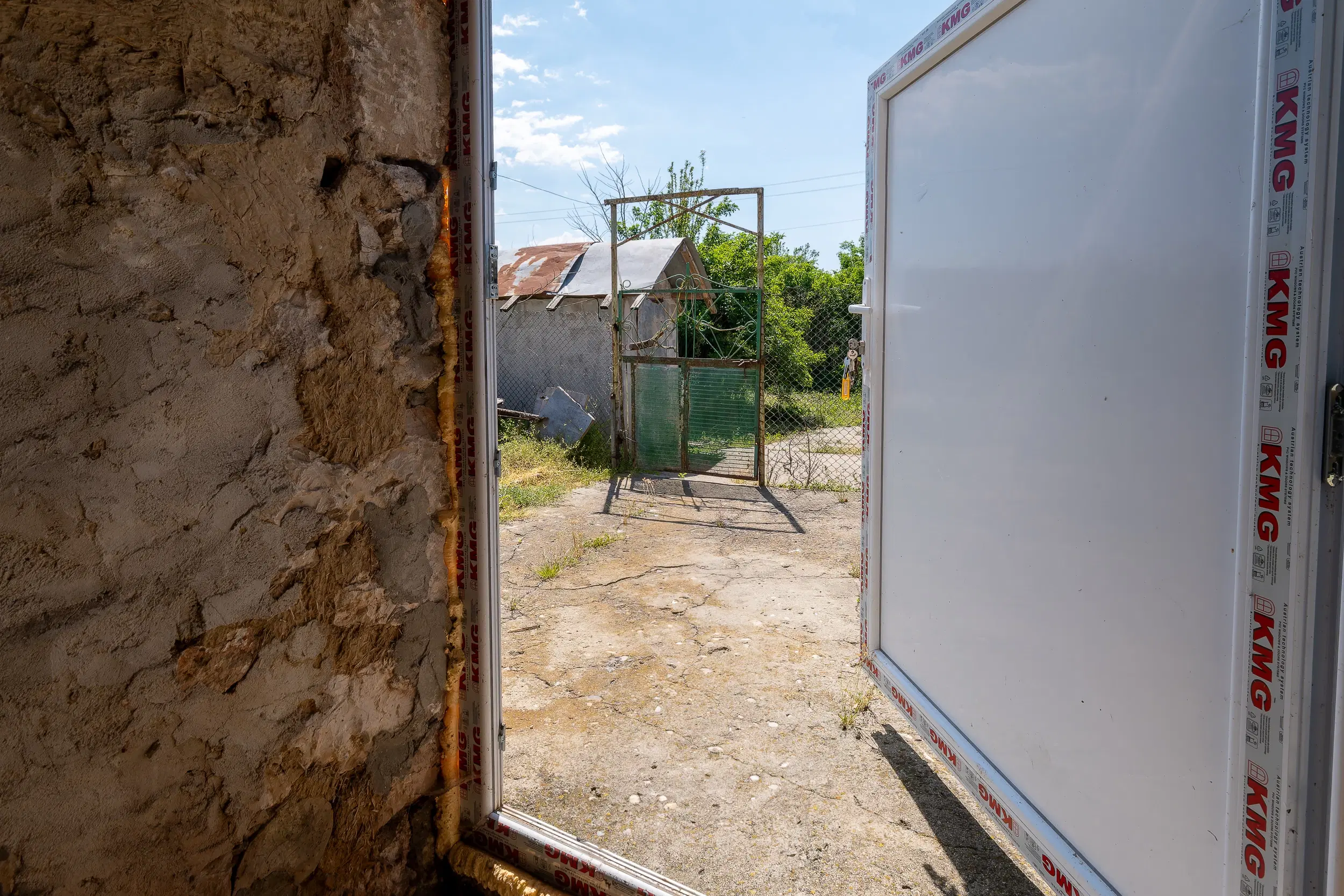 Grote 2-laagse woning, bijgebouwen + 1.110 m² grond in Polkovnik Dyakovo - Bulgarije