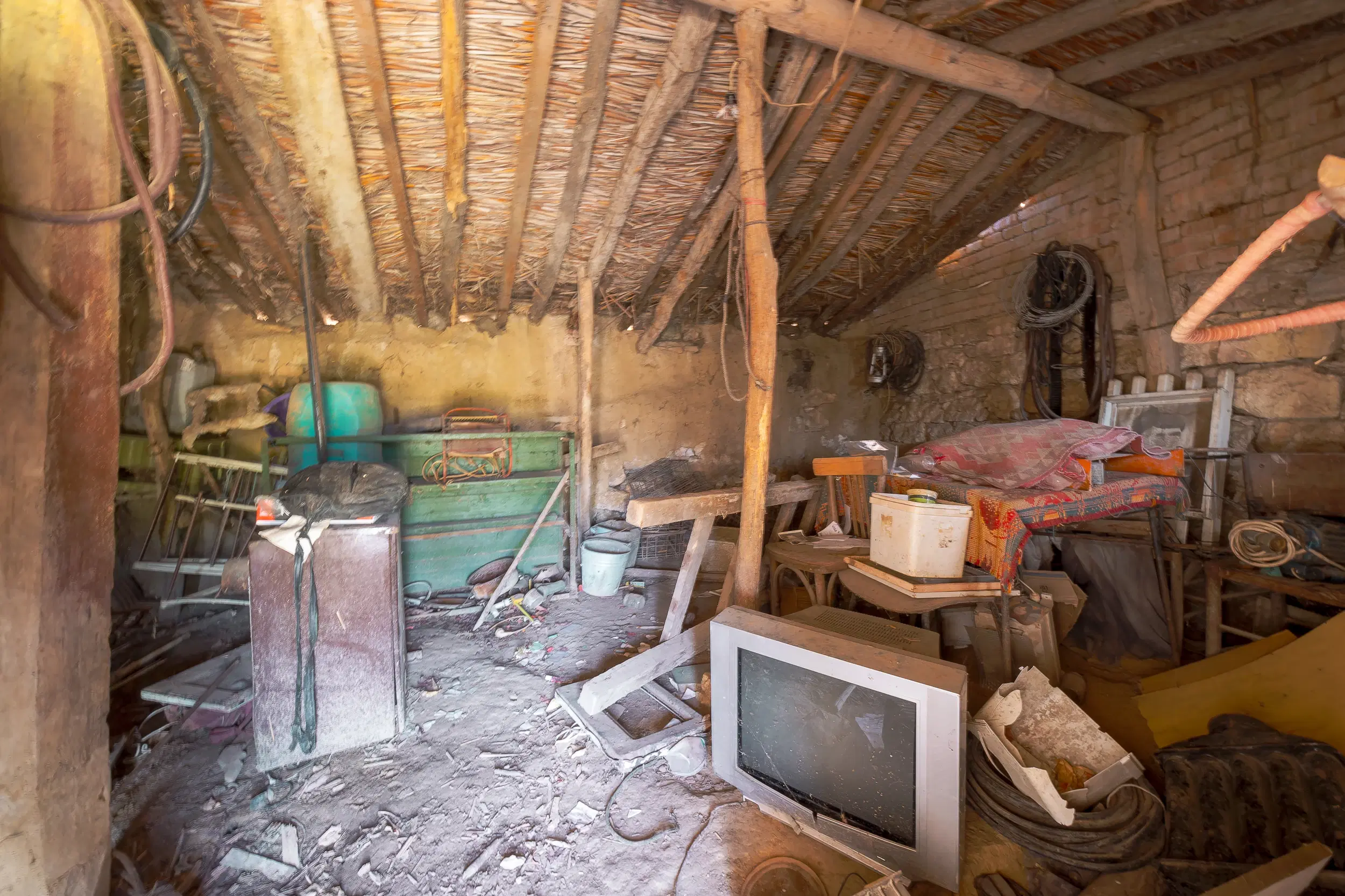Grote 2-laagse woning, bijgebouwen + 1.110 m² grond in Polkovnik Dyakovo - Bulgarije