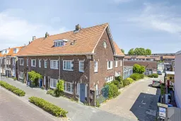 Bergen op Zoom, Parallelweg 68c en 68d