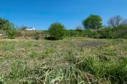 2-laagse grote woning, bijgebouwen + 1.110 m² grond in Polkovnik Dyakovo - Bulgarije