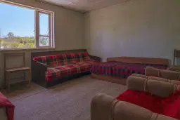 2-laagse grote woning, bijgebouwen + 1.110 m² grond in Polkovnik Dyakovo - Bulgarije