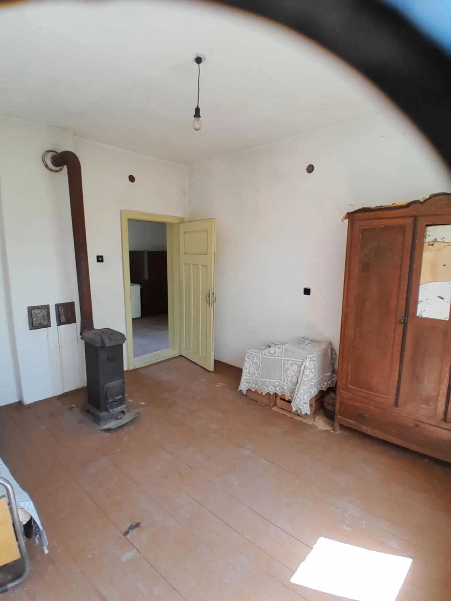 Woning aan de rivier met bijgebouw en 1.100 m² grond in Podgore, Vidin - Bulgarije