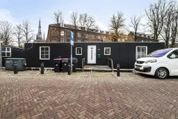 Woonboot aan de Oostersingel 94 te Leeuwarden