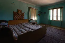 Huis met bergzicht + 2 bijgebouwen en 1.960 m² grond in Rakovitsa, Vidin - Bulgarije