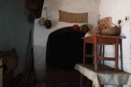 Huis met bergzicht + 2 bijgebouwen en 1.960 m² grond in Rakovitsa, Vidin - Bulgarije