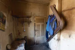 Huis met bergzicht + 2 bijgebouwen en 1.960 m² grond in Rakovitsa, Vidin - Bulgarije