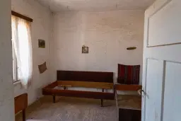 Huis met bergzicht + 2 bijgebouwen en 1.960 m² grond in Rakovitsa, Vidin - Bulgarije