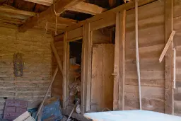 Huis met bergzicht + 2 bijgebouwen en 1.960 m² grond in Rakovitsa, Vidin - Bulgarije