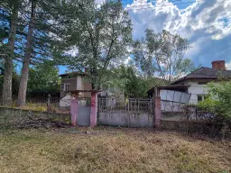 1.490 m² boomgaard met 2 oude huizen en 1 schuur in Podgore, Vidin - Bulgarije