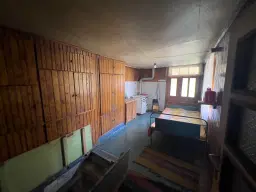Twee verdiepingen woning met 700 m² grond en bijgebouwen in Nikolaevo, nabij Veliko Tarnovo - Bulgarije