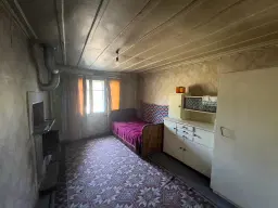 Twee verdiepingen woning met 700 m² grond en bijgebouwen in Nikolaevo, nabij Veliko Tarnovo - Bulgarije
