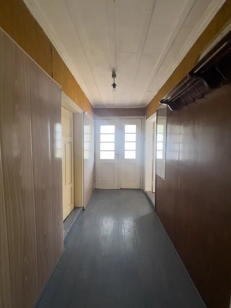 Twee verdiepingen woning met 700 m² grond en bijgebouwen in Nikolaevo, nabij Veliko Tarnovo - Bulgarije