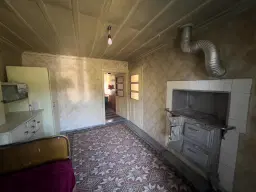 Twee verdiepingen woning met 700 m² grond en bijgebouwen in Nikolaevo, nabij Veliko Tarnovo - Bulgarije