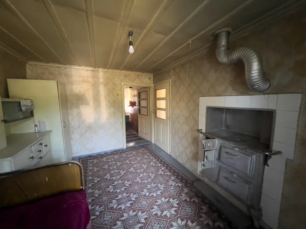 Twee verdiepingen woning met 700 m² grond en bijgebouwen in Nikolaevo, nabij Veliko Tarnovo - Bulgarije