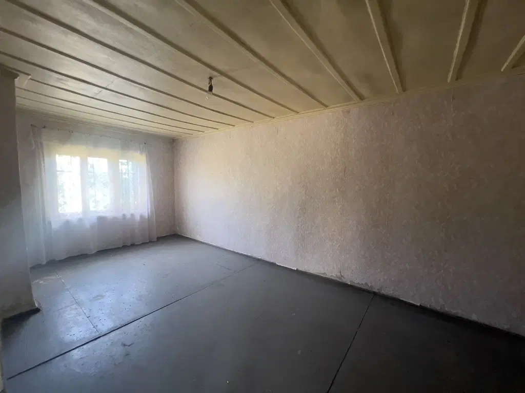 Twee verdiepingen woning met 700 m² grond en bijgebouwen in Nikolaevo, nabij Veliko Tarnovo - Bulgarije