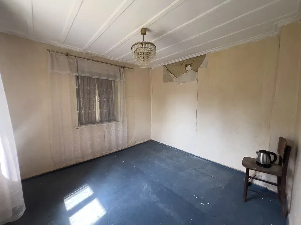 Twee verdiepingen woning met 700 m² grond en bijgebouwen in Nikolaevo, nabij Veliko Tarnovo - Bulgarije