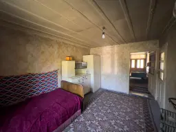 Twee verdiepingen woning met 700 m² grond en bijgebouwen in Nikolaevo, nabij Veliko Tarnovo - Bulgarije