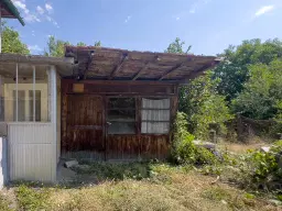 Twee verdiepingen woning met 700 m² grond en bijgebouwen in Nikolaevo, nabij Veliko Tarnovo - Bulgarije