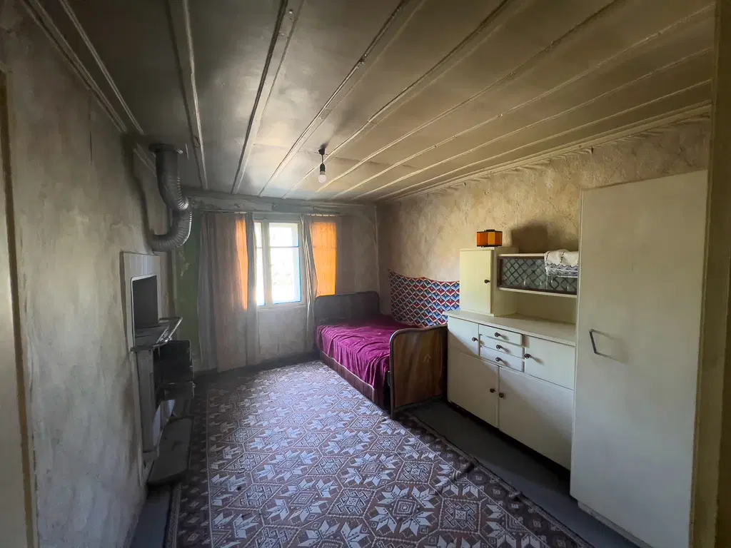 Twee verdiepingen woning met 700 m² grond en bijgebouwen in Nikolaevo, nabij Veliko Tarnovo - Bulgarije