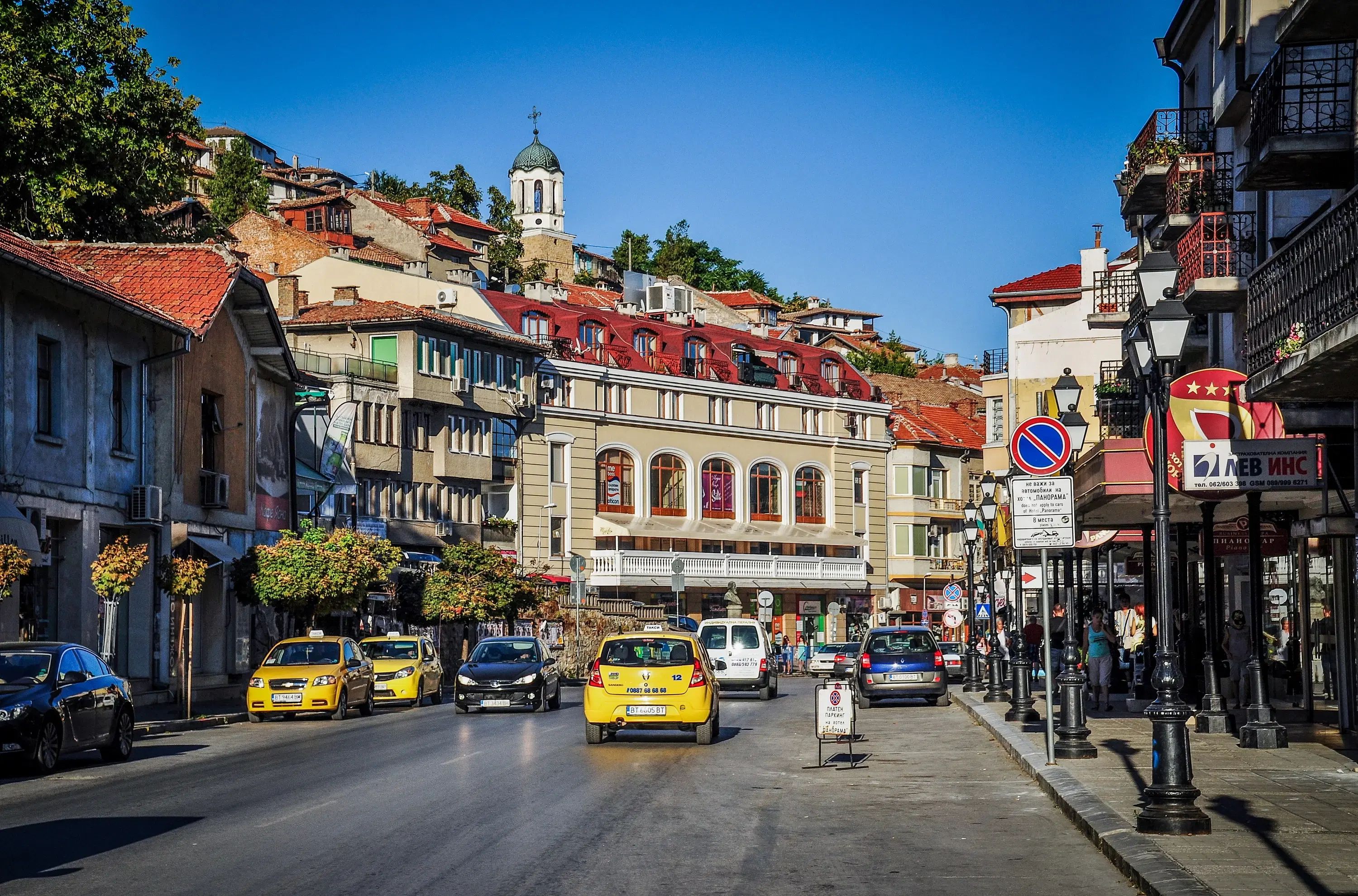 Twee verdiepingen woning met 700 m² grond en bijgebouwen in Nikolaevo, nabij Veliko Tarnovo - Bulgarije