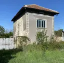 Twee verdiepingen woning met 690 m² grond en bijgebouwen in Dolna Lipnitsa, Veliko Tarnovo - Bulgarije