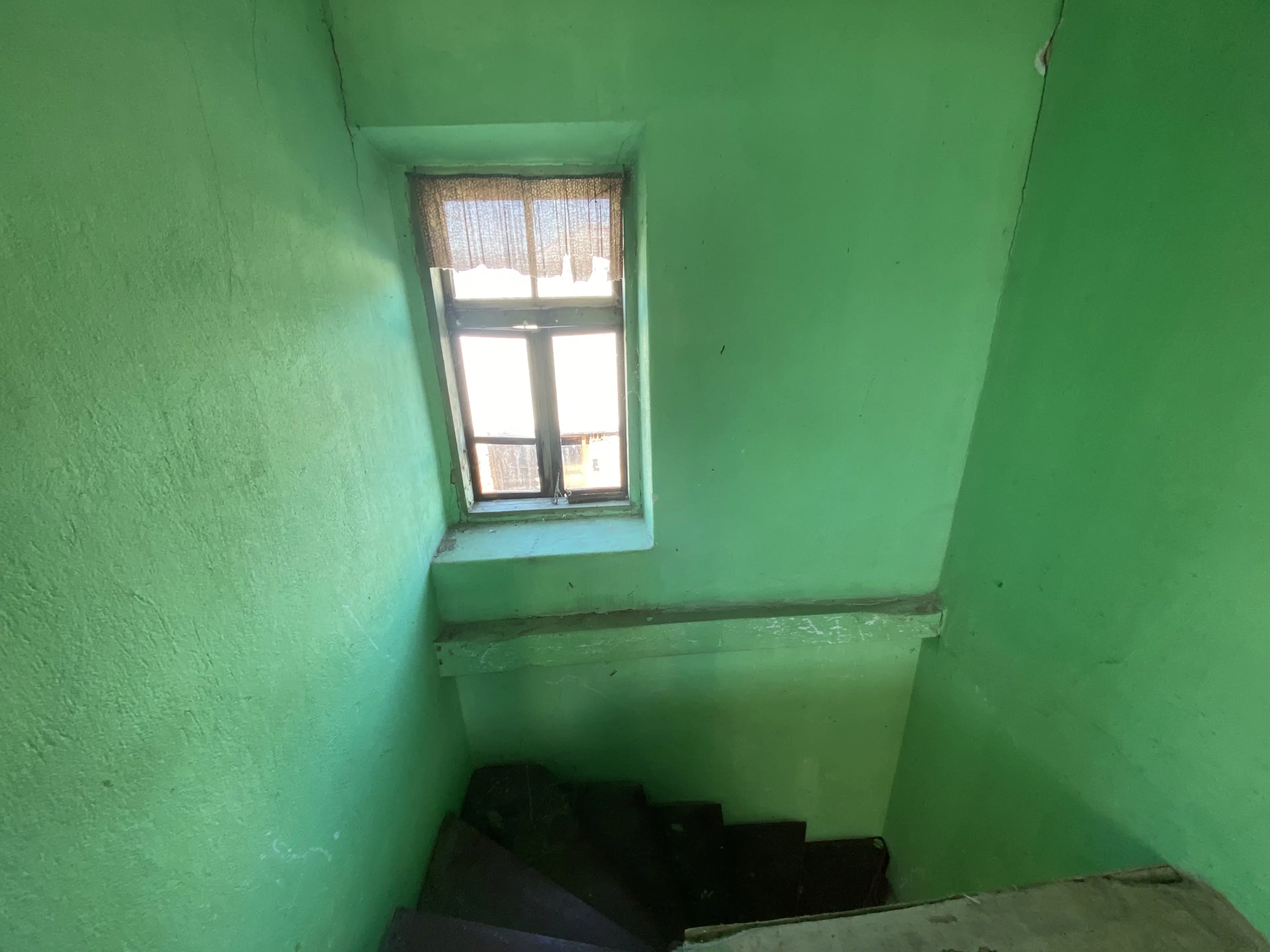 Twee verdiepingen woning met 690 m² grond en bijgebouwen in Dolna Lipnitsa, Veliko Tarnovo - Bulgarije