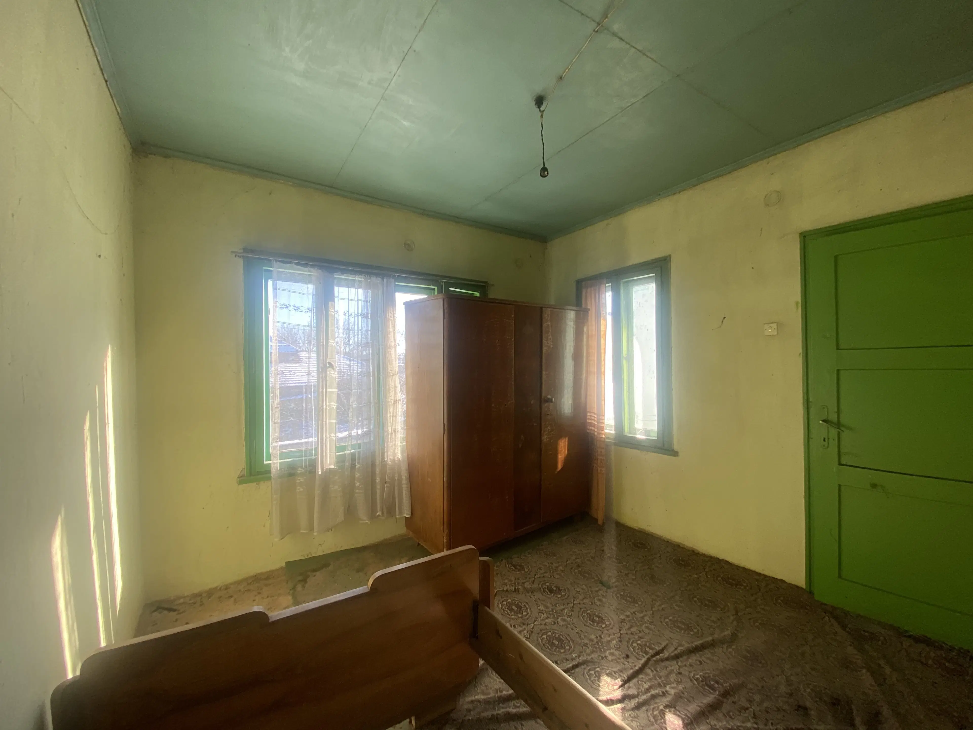 Twee verdiepingen woning met 690 m² grond en bijgebouwen in Dolna Lipnitsa, Veliko Tarnovo - Bulgarije