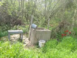 Lion's huis, bijgebouw en 1.050 m² grond in Rakovitsa, Vidin - Bulgarije