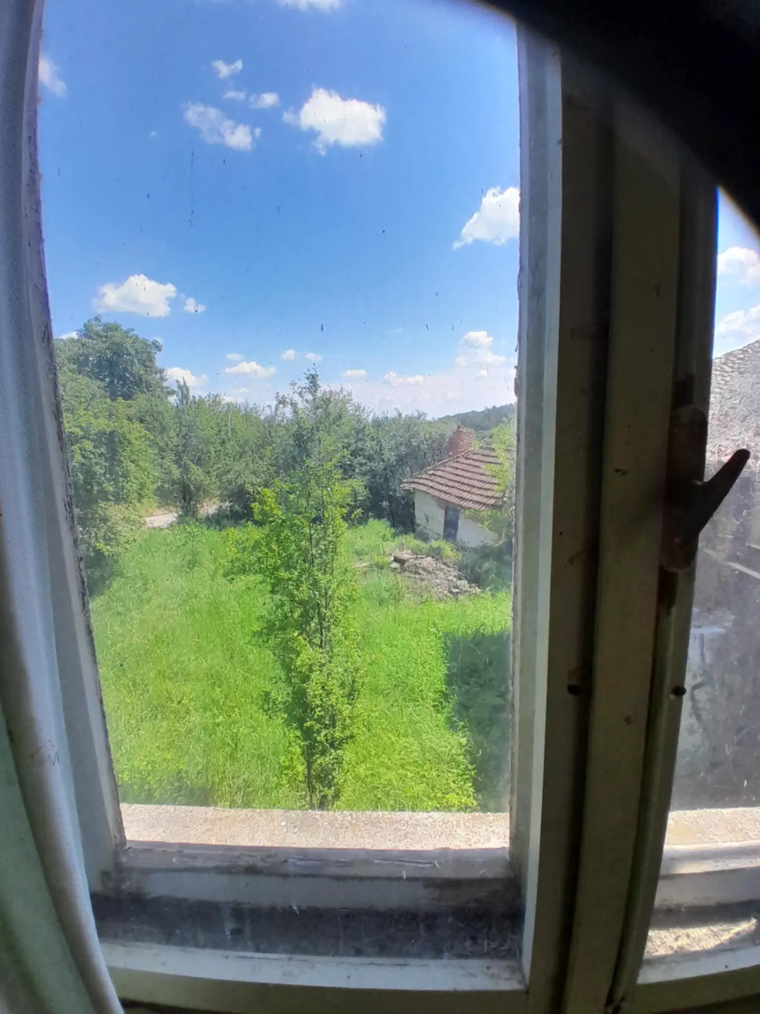 Eigendom aan de rivier met 2 huizen, bijgebouw en 1.100 m² grond in Podgore, Vidin - Bulgarije