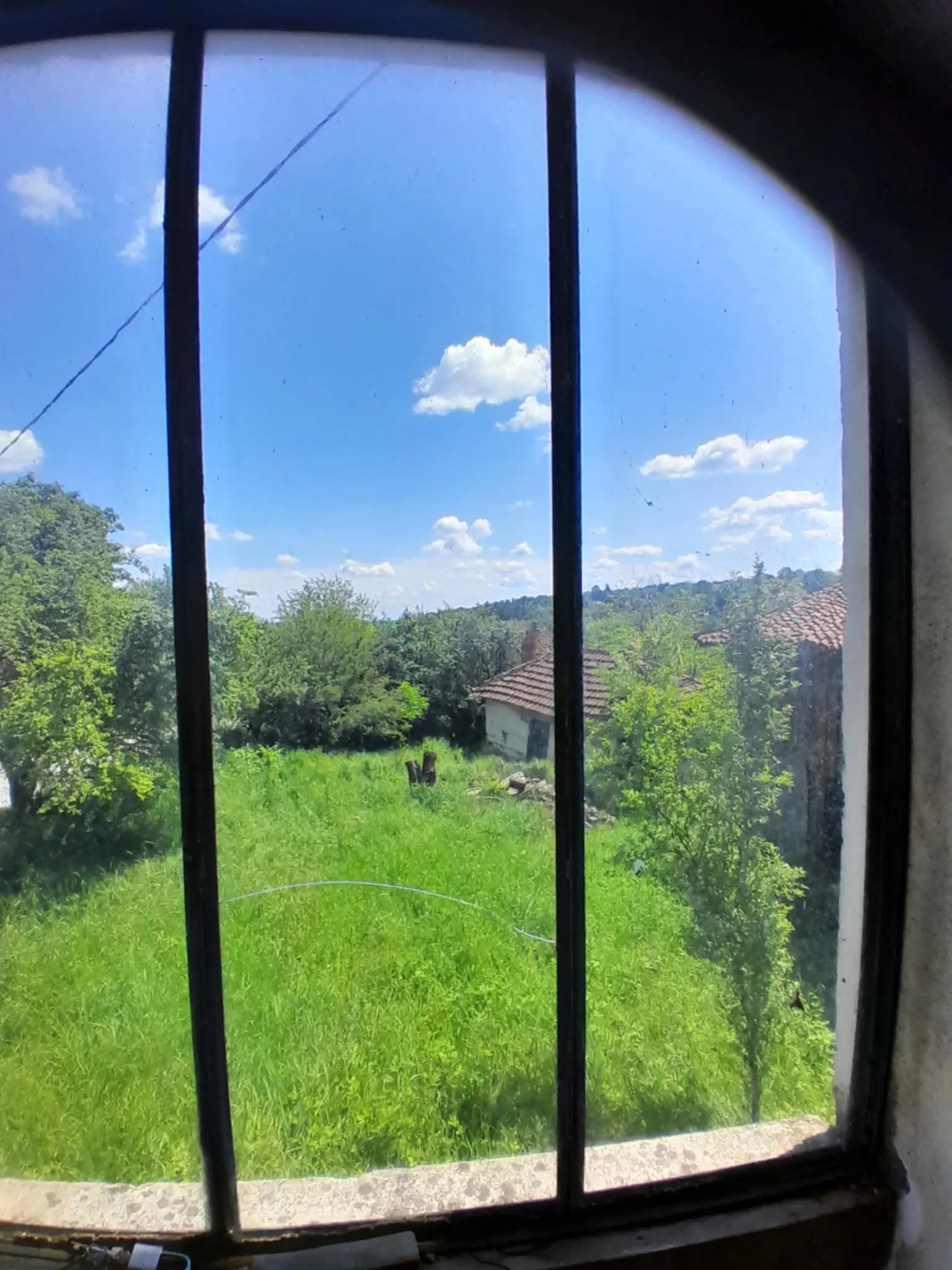 Eigendom aan de rivier met 2 huizen, bijgebouw en 1.100 m² grond in Podgore, Vidin - Bulgarije