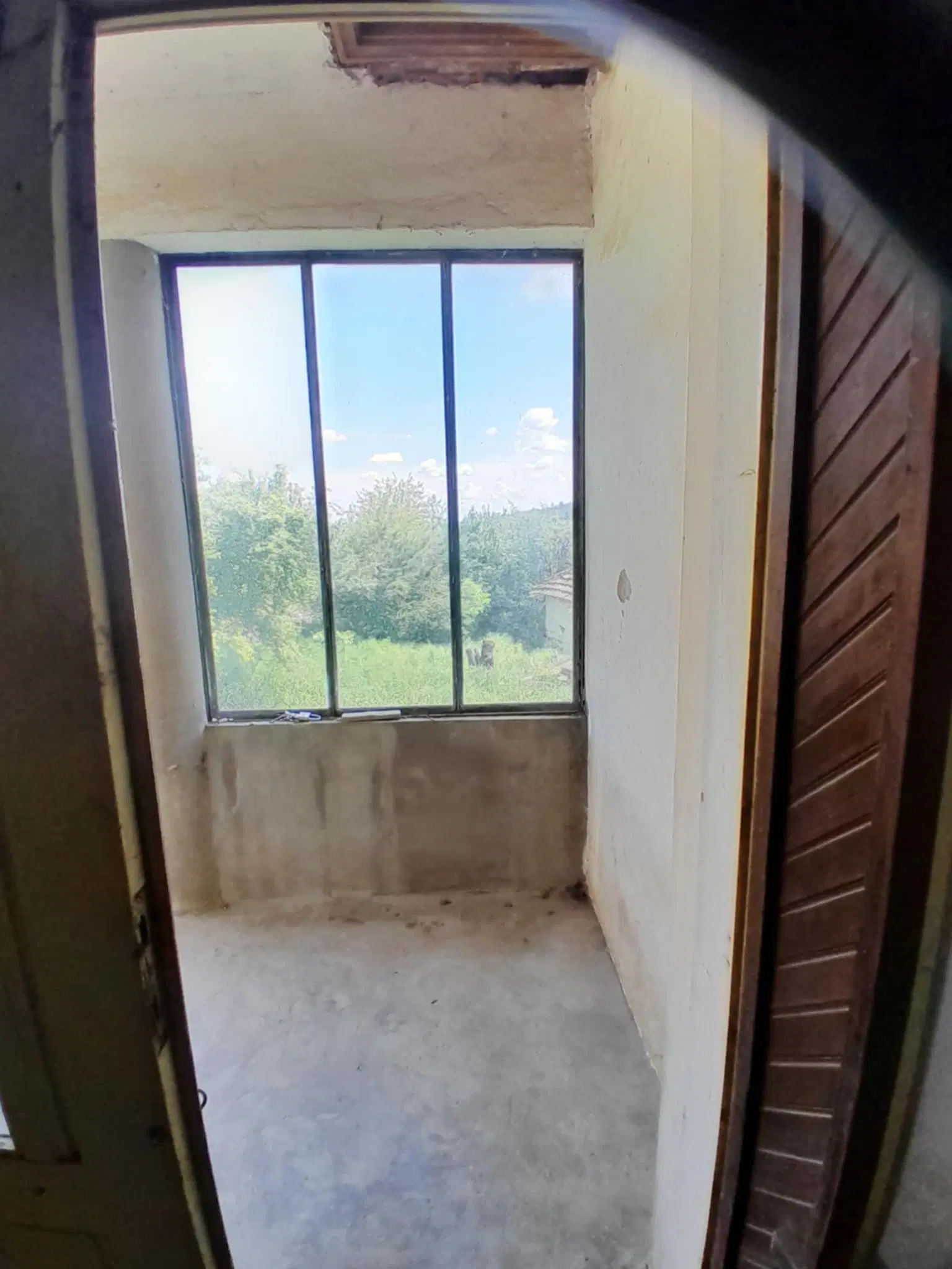 Eigendom aan de rivier met 2 huizen, bijgebouw en 1.100 m² grond in Podgore, Vidin - Bulgarije