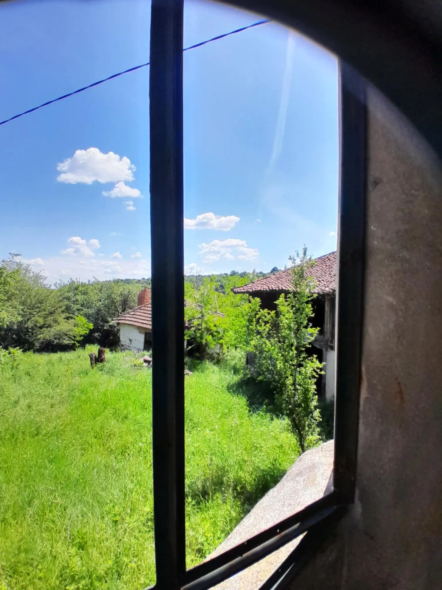 Eigendom aan de rivier met 2 huizen, bijgebouw en 1.100 m² grond in Podgore, Vidin - Bulgarije