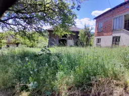 Eigendom aan de rivier met 2 huizen, bijgebouw en 1.100 m² grond in Podgore, Vidin - Bulgarije