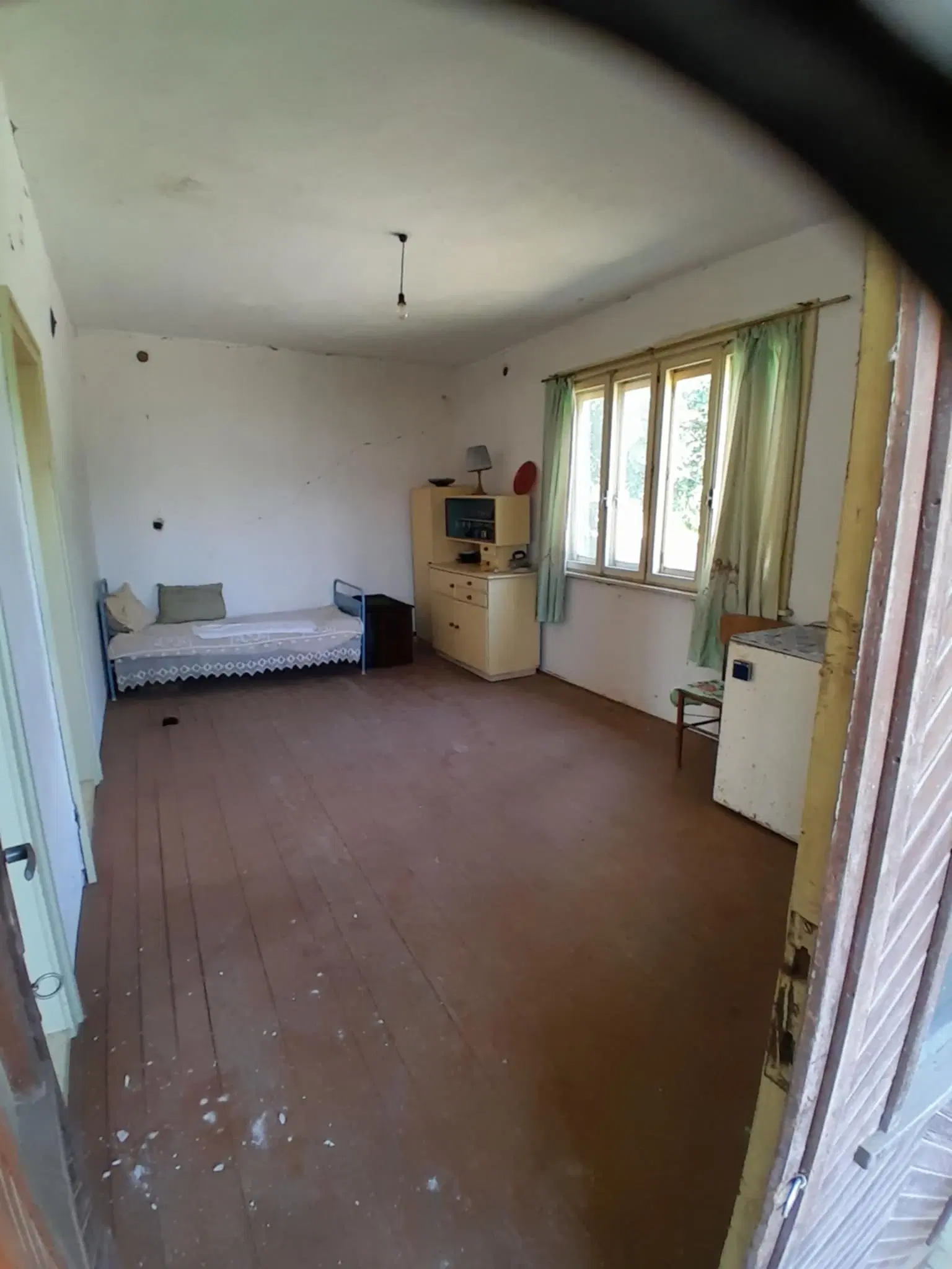 Eigendom aan de rivier met 2 huizen, bijgebouw en 1.100 m² grond in Podgore, Vidin - Bulgarije