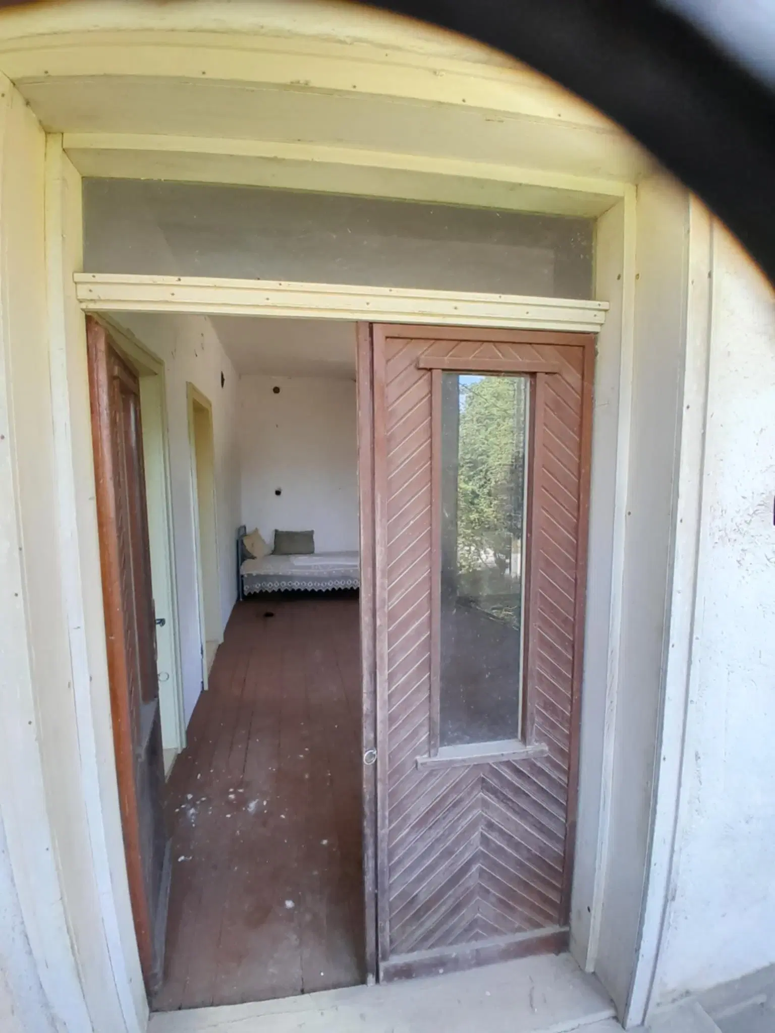 Eigendom aan de rivier met 2 huizen, bijgebouw en 1.100 m² grond in Podgore, Vidin - Bulgarije