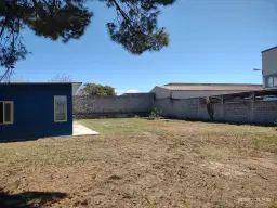 Industrieterrein met loods in het havengebied van Porto Torres (SS), Sardinië - Italië