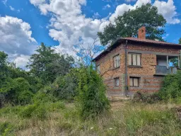 Afgelegen 2-laags huis + 1.550 m² grond in Perilovets, Vidin - Bulgarije