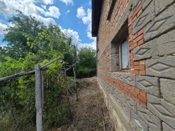 Afgelegen 2-laags huis + 1.550 m² grond in Perilovets, Vidin - Bulgarije