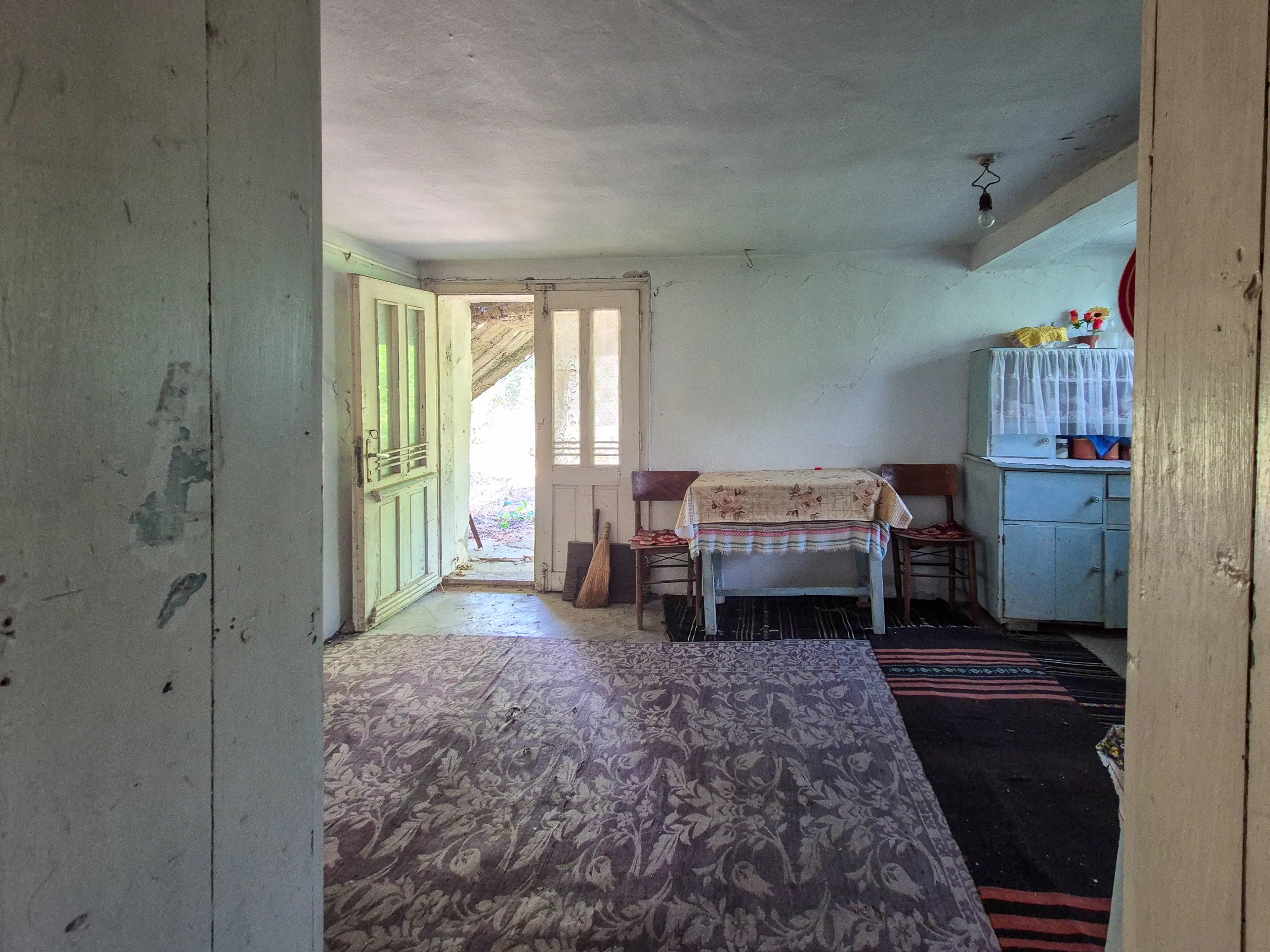 Afgelegen 2-laags huis + 1.550 m² grond in Perilovets, Vidin - Bulgarije