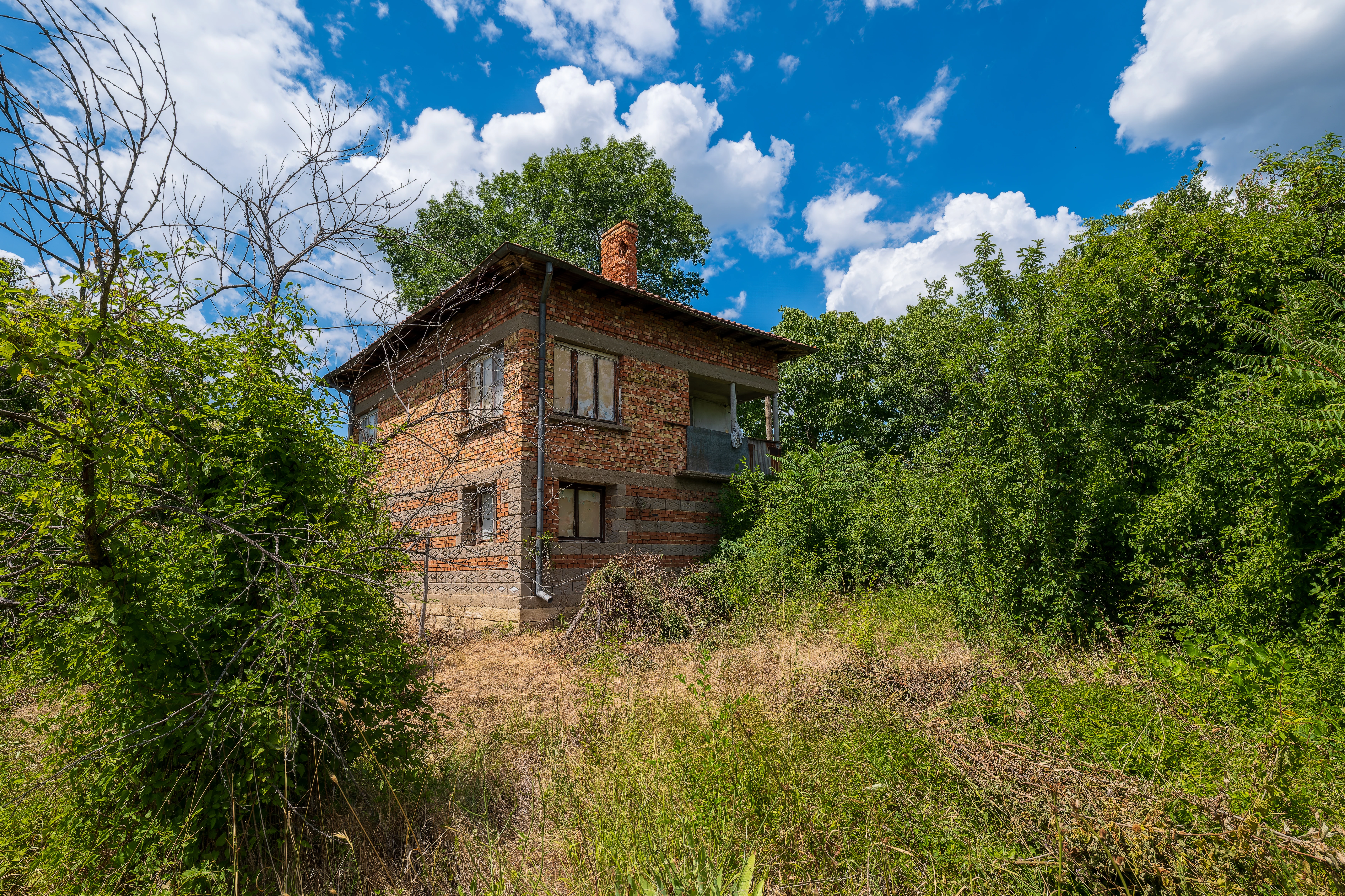 Afgelegen 2-laags huis + 1.550 m² grond in Perilovets, Vidin - Bulgarije