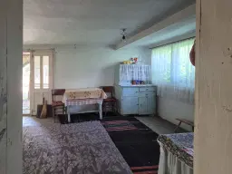 Afgelegen 2-laags huis + 1.550 m² grond in Perilovets, Vidin - Bulgarije