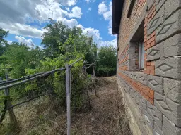 Afgelegen 2-laags huis + 1.550 m² grond in Perilovets, Vidin - Bulgarije