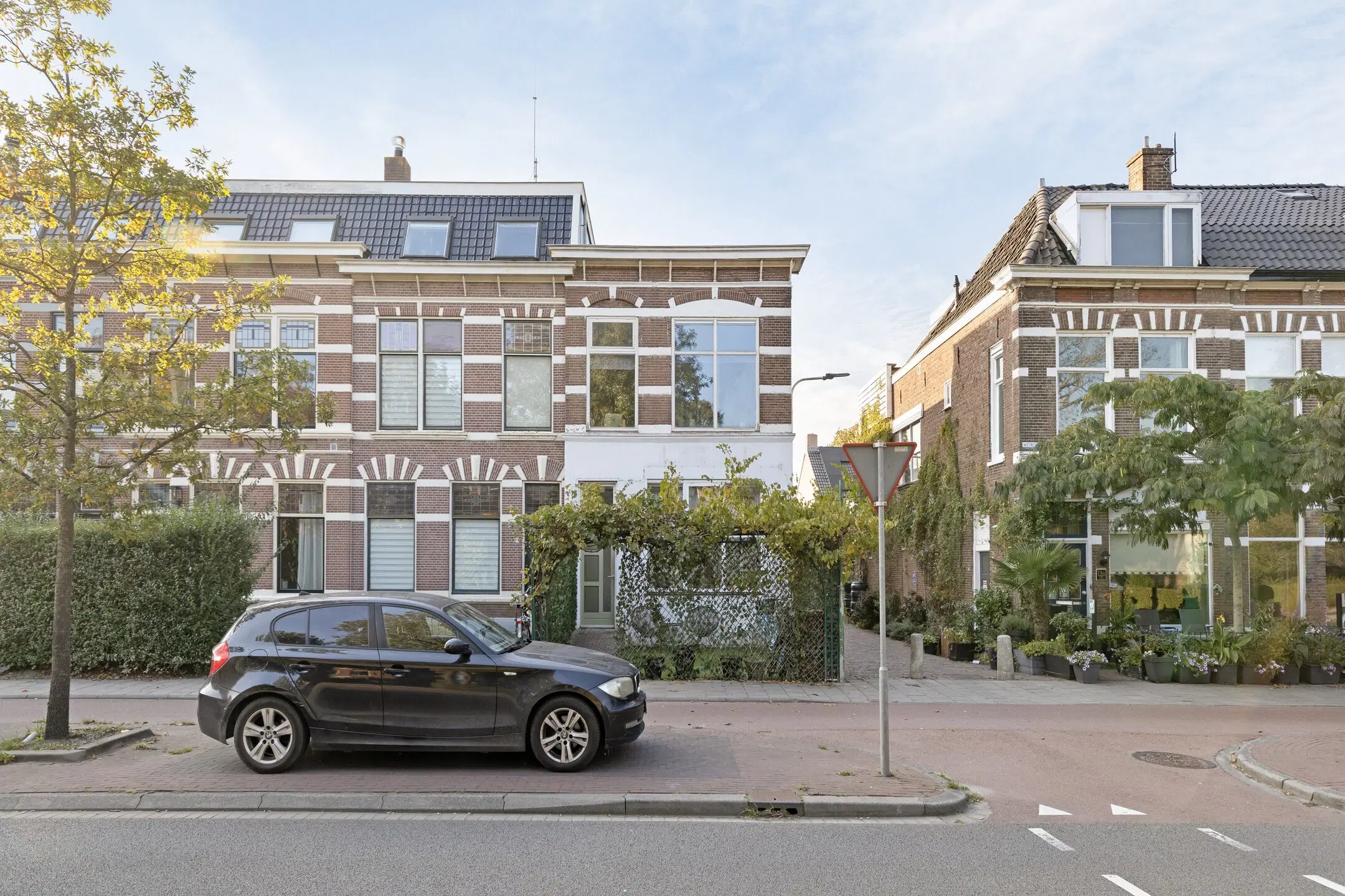 Hillegom, Weeresteinstraat 77 / Kortenbachstraat 1