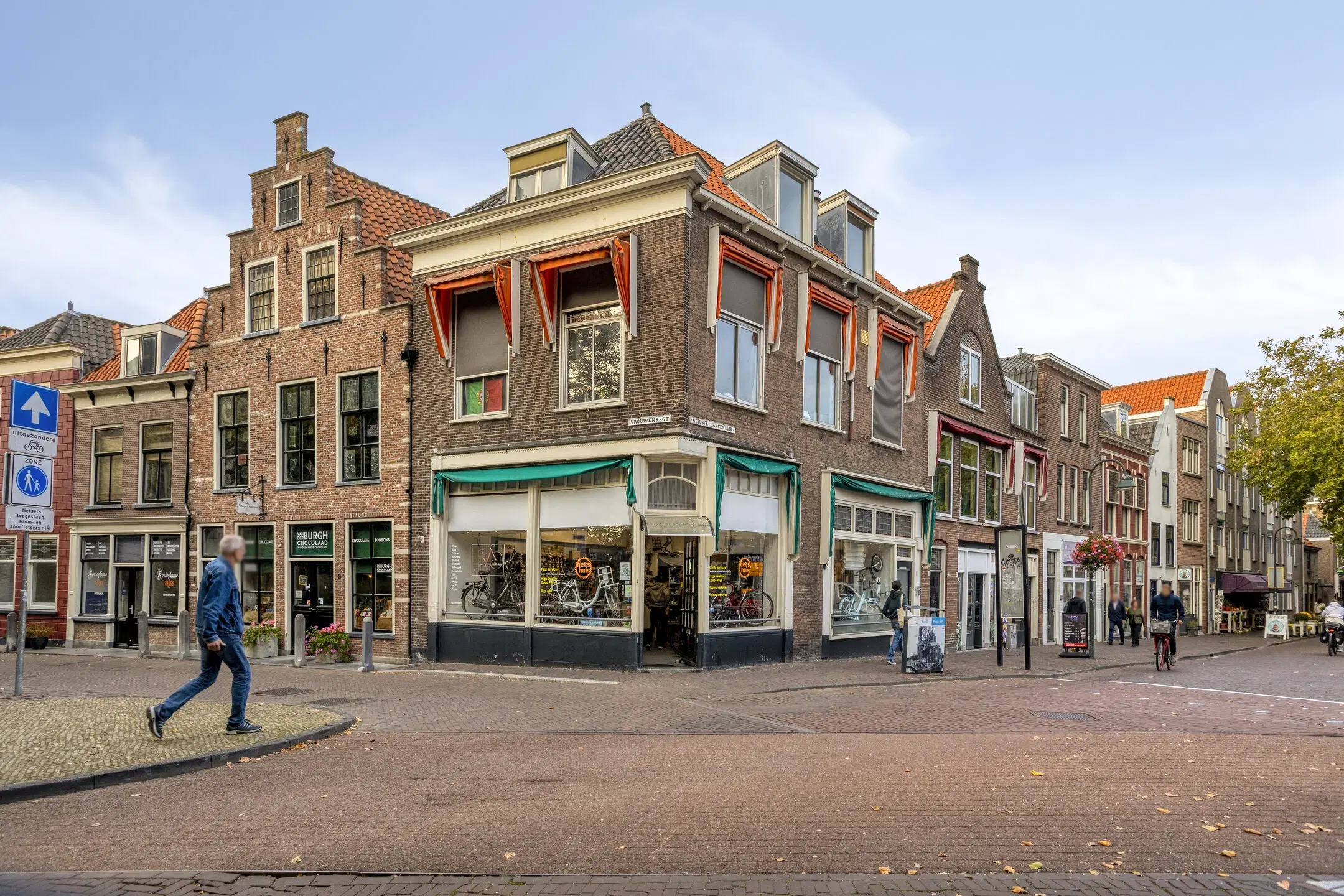 Delft, Nieuwe Langendijk 2B en 2C