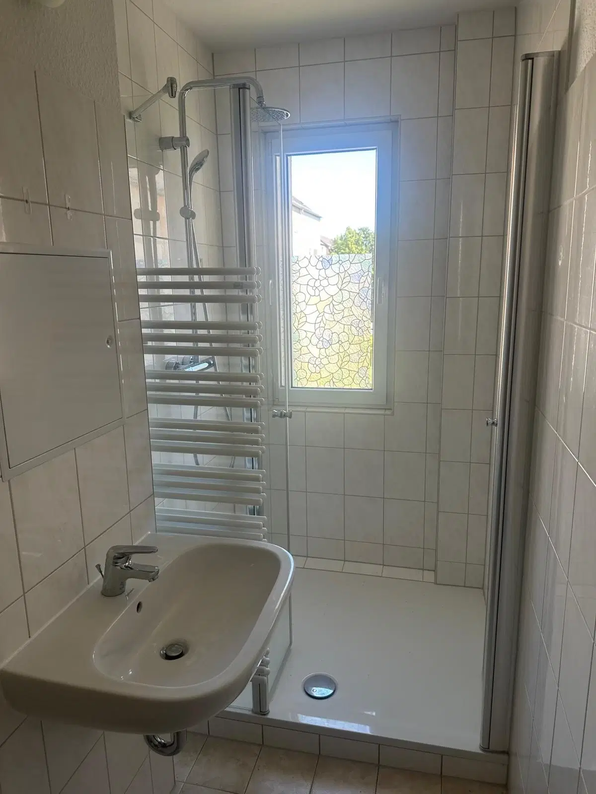 12 appartementen, perceel 43804 m², huursom € 49.280,= in Markneukirchen - Duitsland