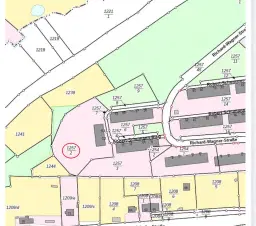 12 appartementen, perceel 43804 m², huursom € 49.280,= in Markneukirchen - Duitsland