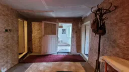 1.011 m² grond met een klassiek Balkanhuis en bijgebouw in Izvor Mahala - Bulgarije