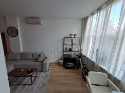 Hillegom, Weeresteinstraat 77 / Kortenbachstraat 1 en 3