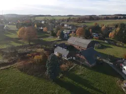 Idyllisch 4-zijdig landgoed op perceel van 3.451 m² in Heinsdorfergrund - Duitsland