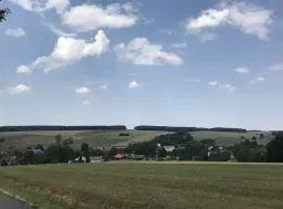 Idyllisch 4-zijdig landgoed met mogelijkheden tot B&B op perceel van 3.451 m² in Heinsdorfergrund - Duitsland